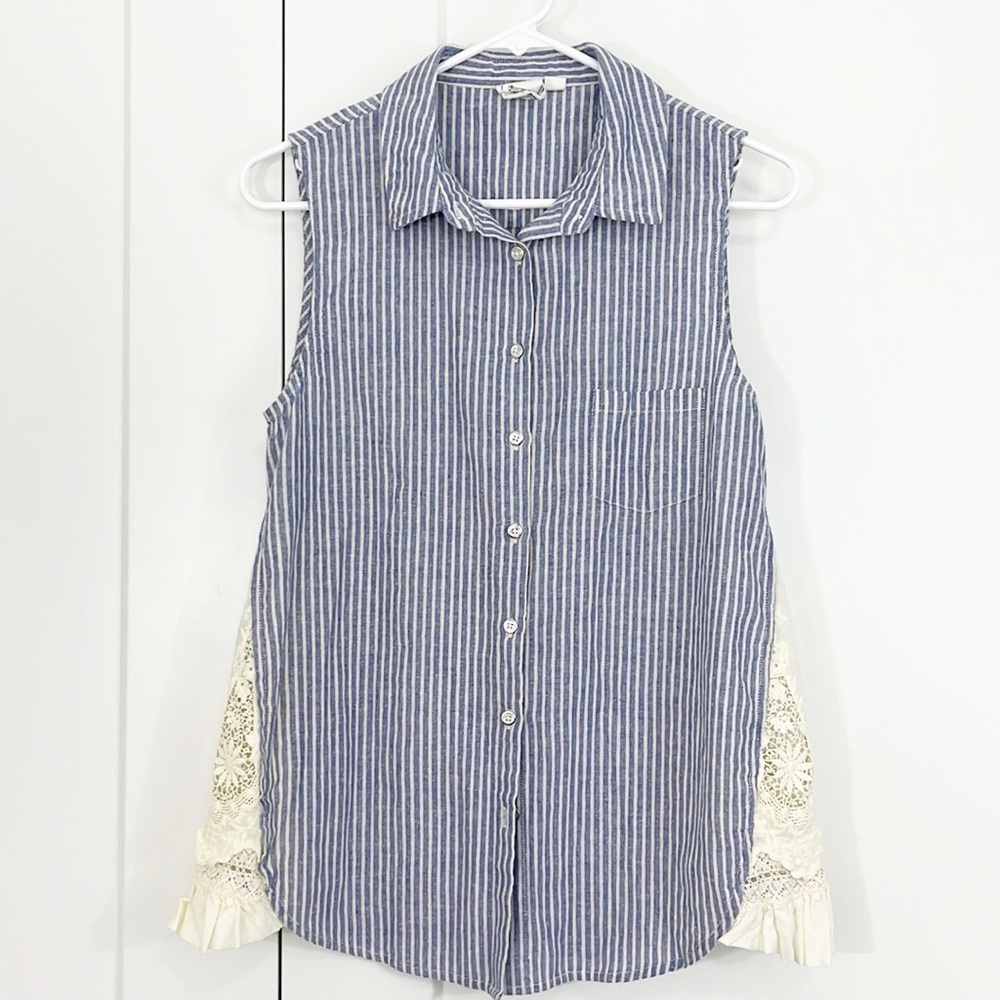 White Crow Small Blue and White Pinstripe Lace Button Down Sleeveless Blouse